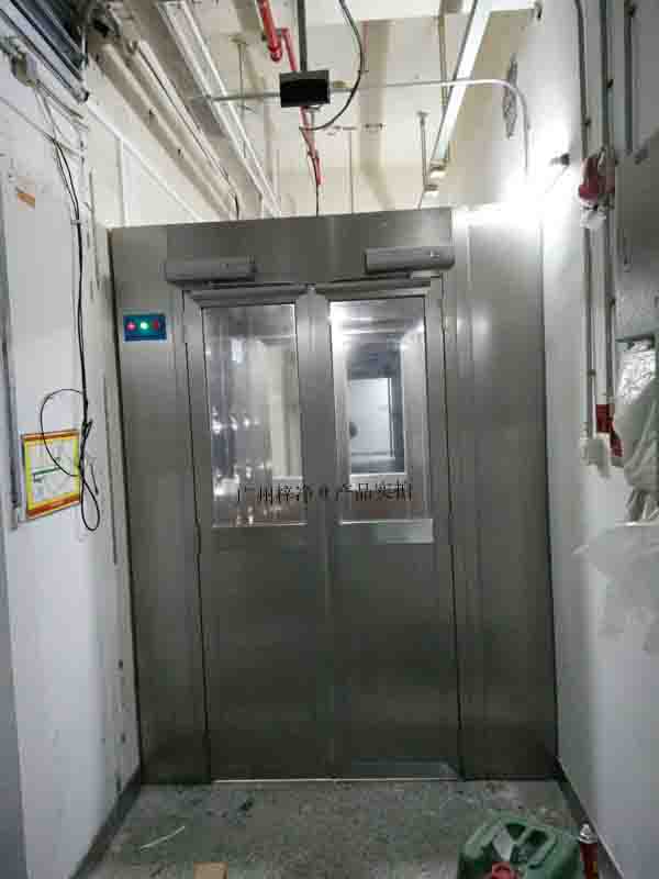 全自動(dòng)風(fēng)淋室又稱全自動(dòng)感應(yīng)風(fēng)淋門或者全自動(dòng)感應(yīng)人淋室 全自動(dòng)風(fēng)淋室又稱全自動(dòng)感應(yīng)風(fēng)淋門或者全自動(dòng)感應(yīng)人淋室