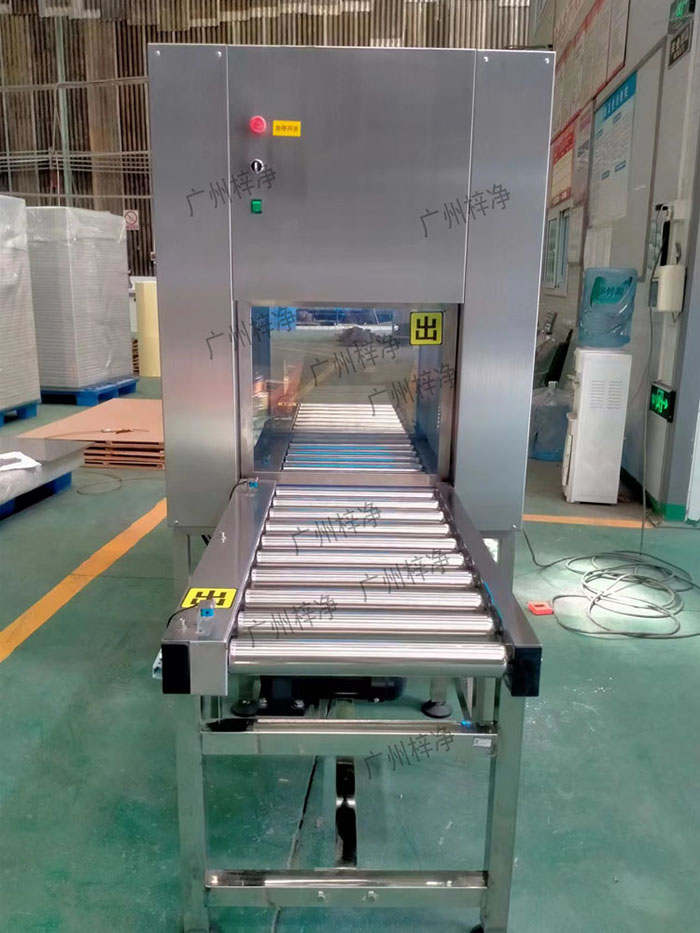 輸送線風(fēng)淋傳遞窗與輸送線貨淋室是潔凈室中用于物品傳遞和空氣凈化的關(guān)鍵設(shè)備。