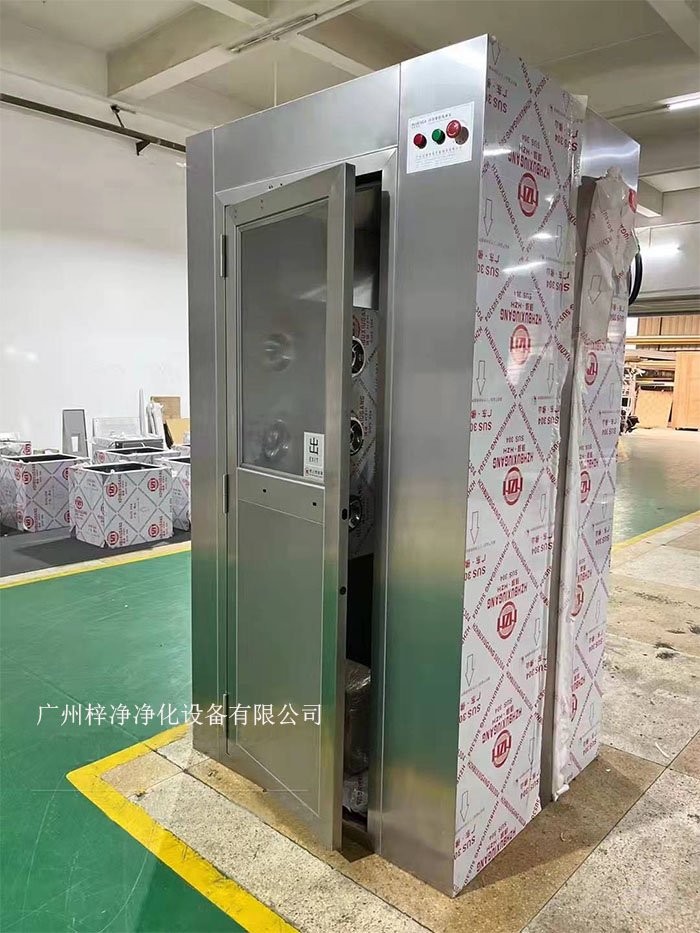 風淋室進出潔凈室管理制度的具體內(nèi)容進出管理制度至關(guān)重要 風淋室進出潔凈室管理制度的具體內(nèi)容進出管理制度至關(guān)重要