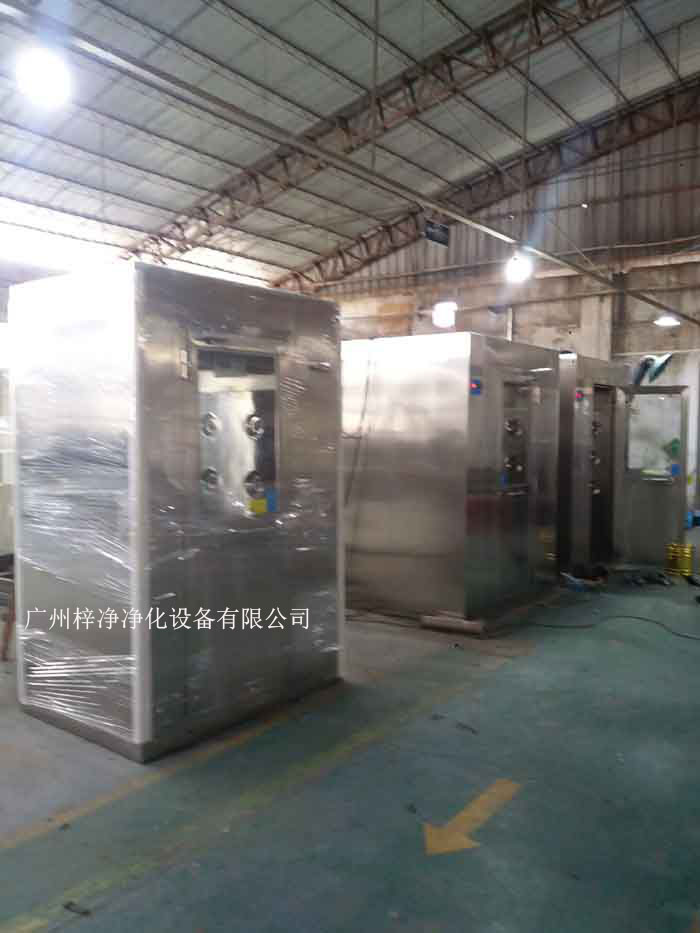 風淋室作為保障實驗室及生產環境潔凈室的關鍵設備