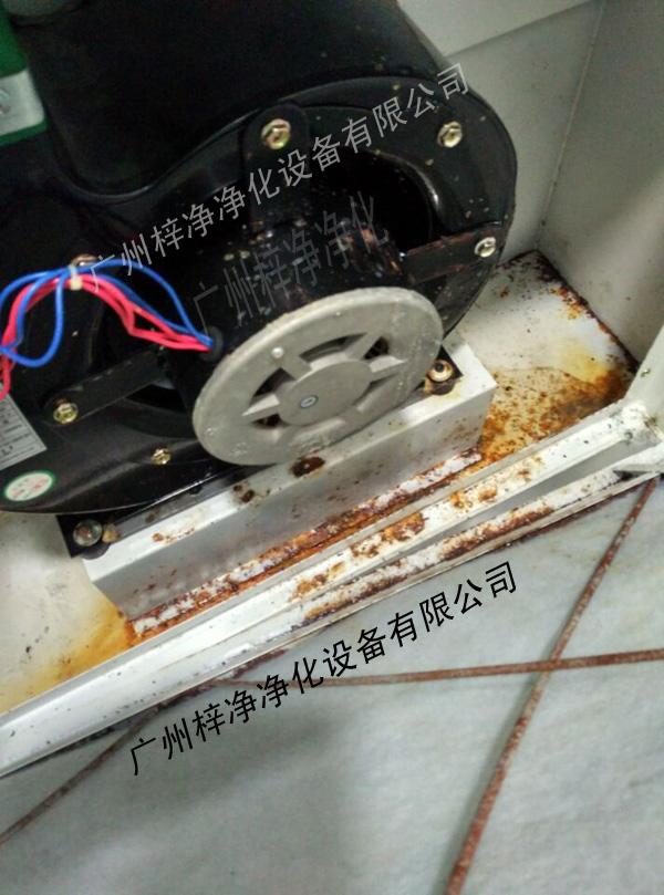 腐蝕環(huán)境下的風(fēng)淋室檢修口 腐蝕環(huán)境下的風(fēng)淋室檢修口1